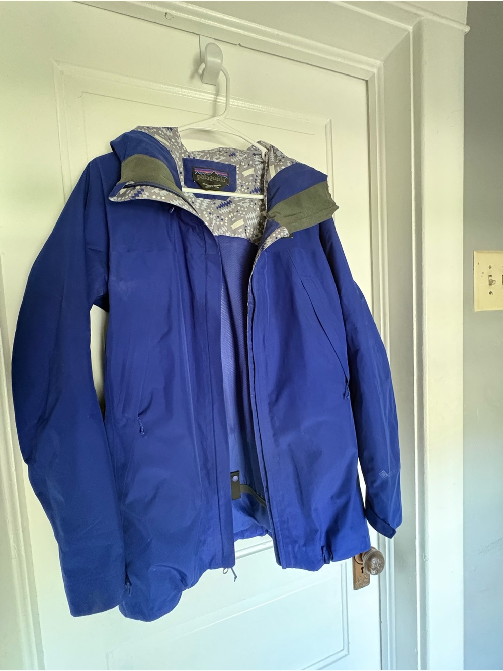 Patagonia Women’s Blue Waterproof Shell Jacket